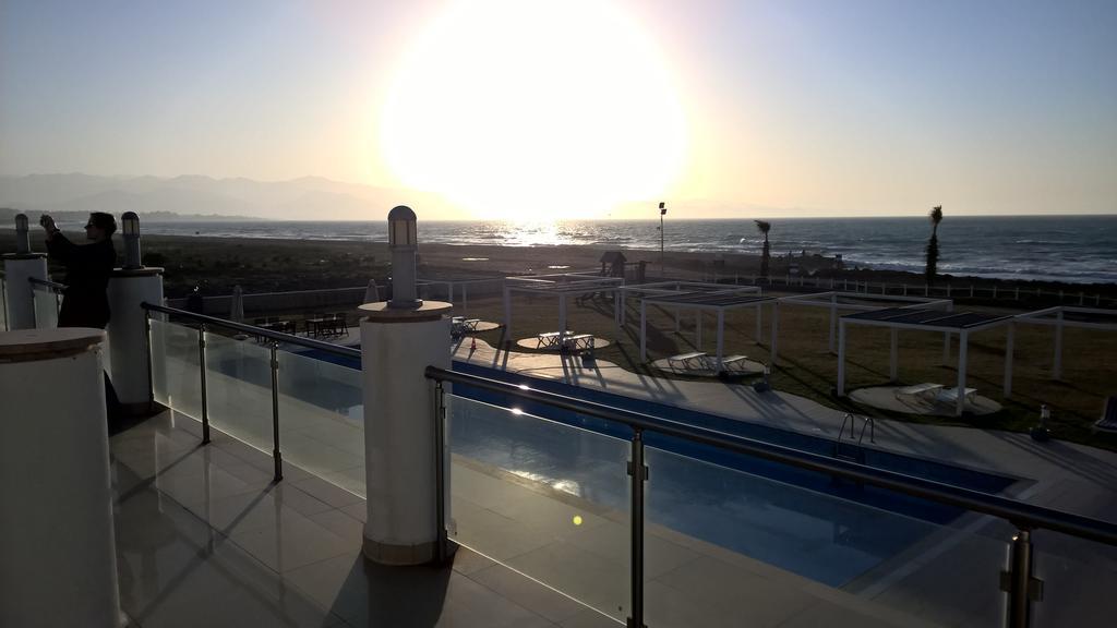 Aphrodite Beachfront Penthouse Apartment Ghaziveran Exterior foto