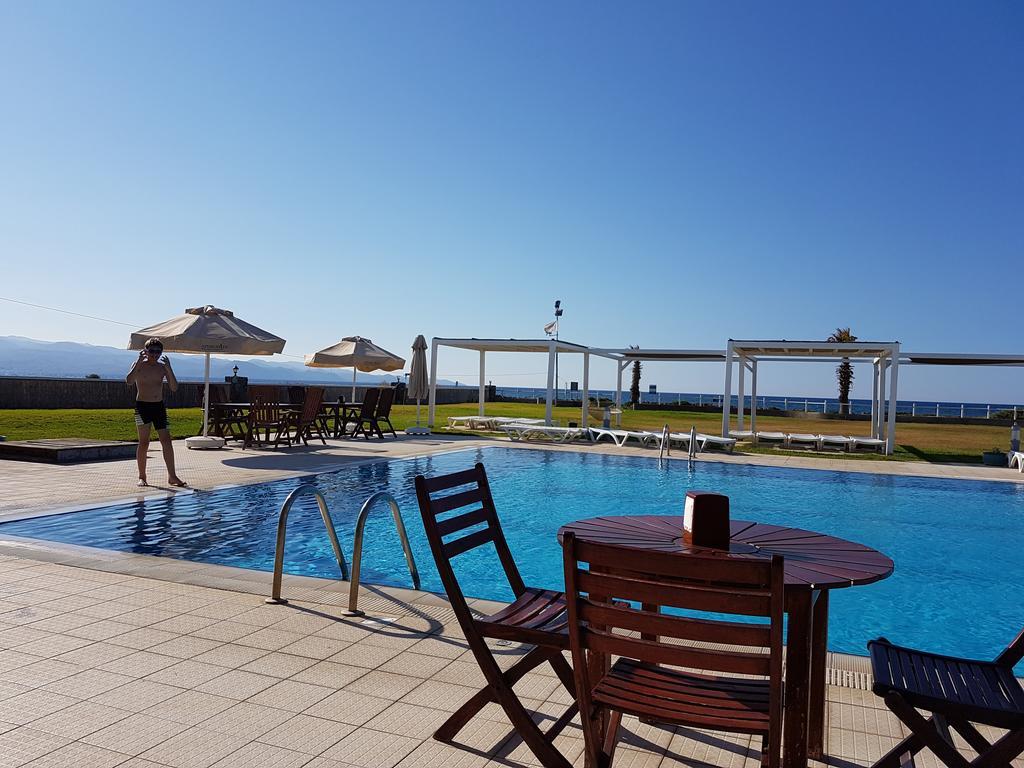 Aphrodite Beachfront Penthouse Apartment Ghaziveran Exterior foto