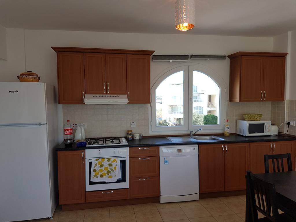 Aphrodite Beachfront Penthouse Apartment Ghaziveran Exterior foto