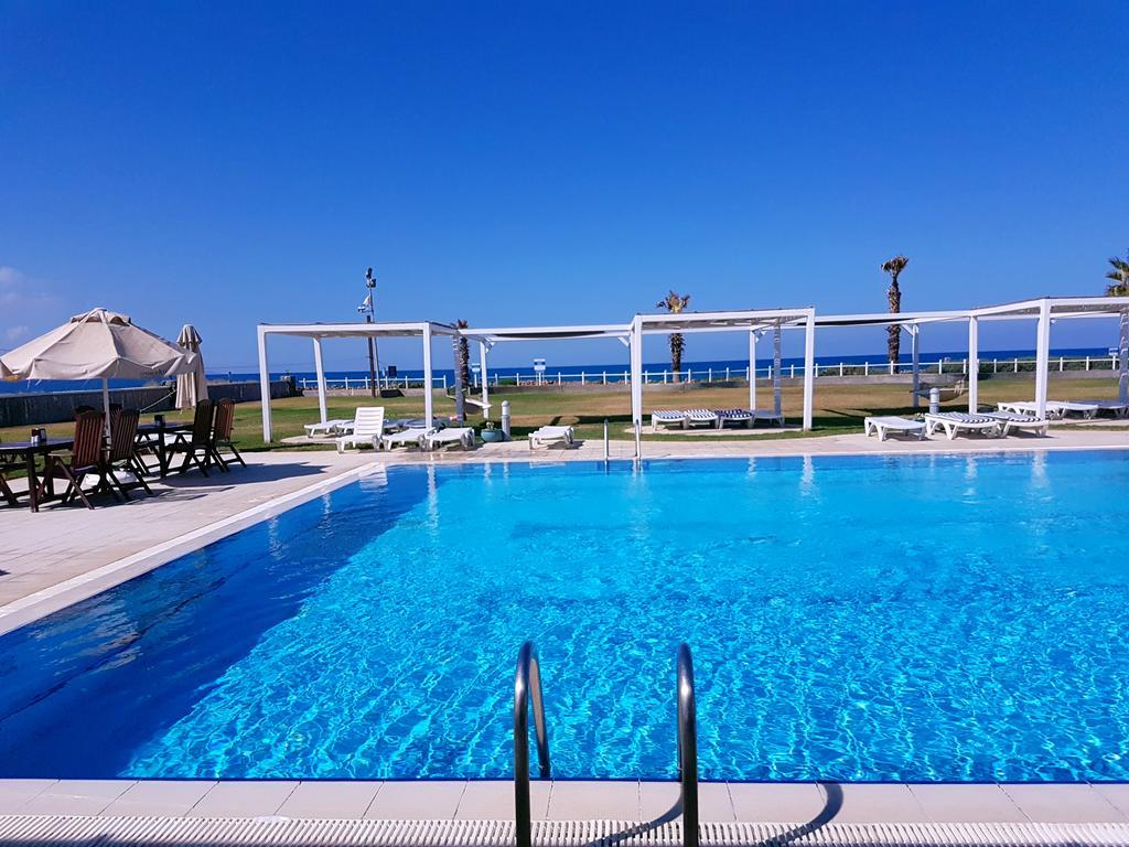 Aphrodite Beachfront Penthouse Apartment Ghaziveran Exterior foto